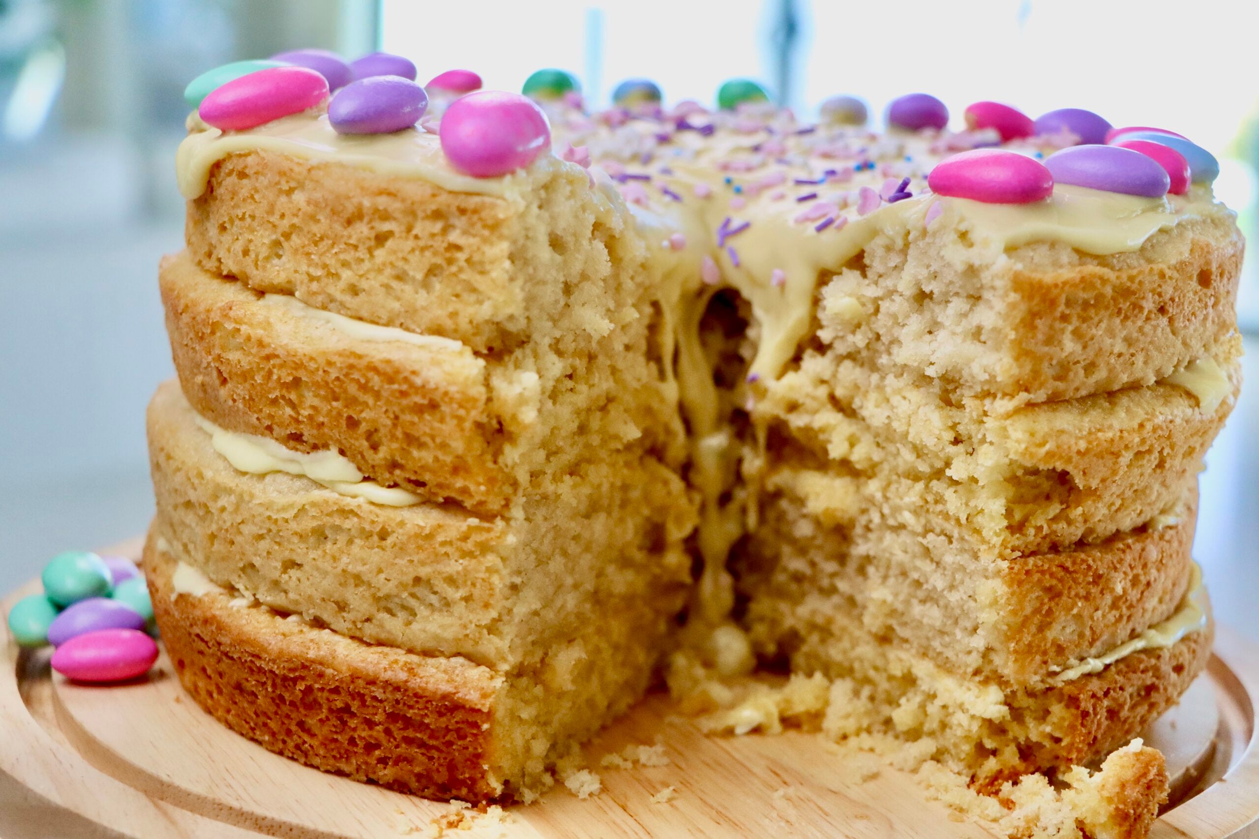 Vanilla Vintage Easter Cake on a cake stand